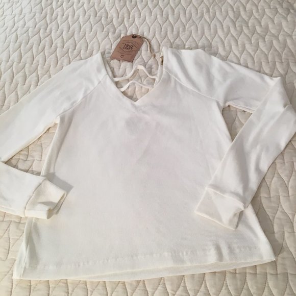 Beautiful Cream Cutout Back Sweater - Picture 4 of 6